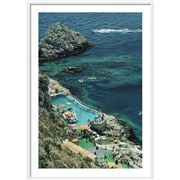 Slim Aarons - Hotel Taormina Pool White Frame 66x96cm