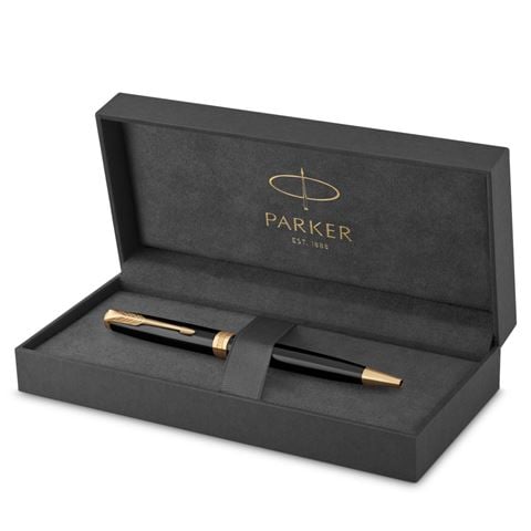 Parker - Sonnet Black Lacquer w/Gold Trim Ballpoint Pen
