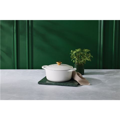 Le Creuset Signature Round Casserole White 28cm/6.7L - Peter's of Kensington