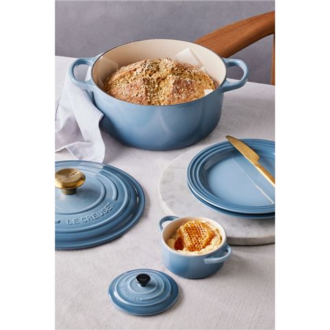 Le Creuset Signature Round Casserole Chambray 26cm/5.3L - Peter's of Kensington