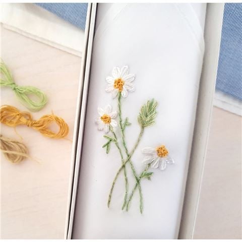 Tamielle - Ladies' Daisy Handkerchief