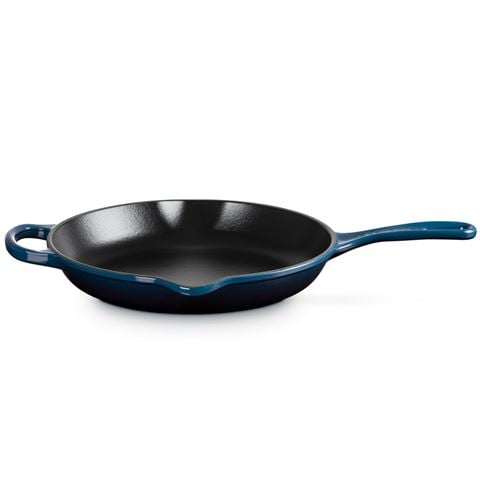 Le Creuset Signature Round Skillet Nuit 26cm - Peter's of Kensington