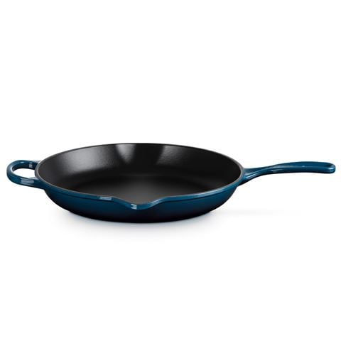 Le Creuset Signature Round Skillet Nuit 30cm - Peter's of Kensington