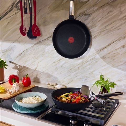 Tefal - Expertise+ Induction Non Stick Wok 28cm