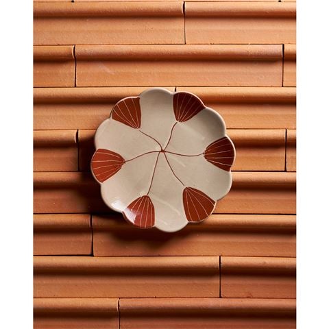 Robert Gordon June's Daisy Plate Fan Flower 18cm - Peter's of Kensington
