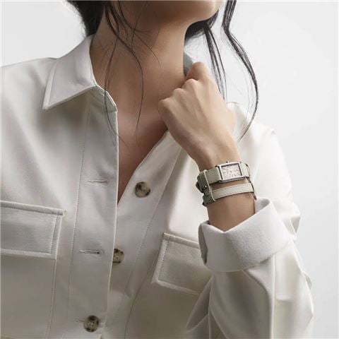 Longines - Dolcevita Quartz Watch S.Steel w/Beige Lacquered Dial 23.3x37mm