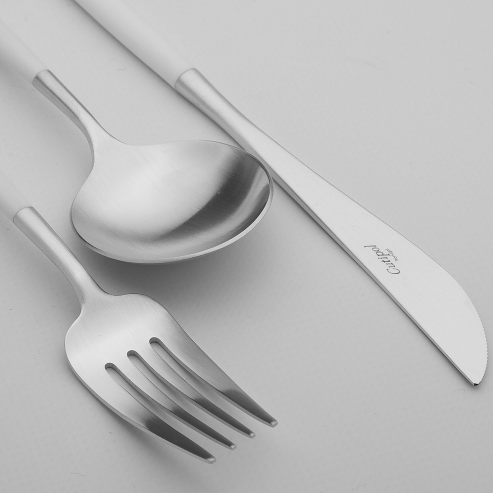 NEW Longawaited Cutipol Goa Canteen 24pce Set White Cutlery
