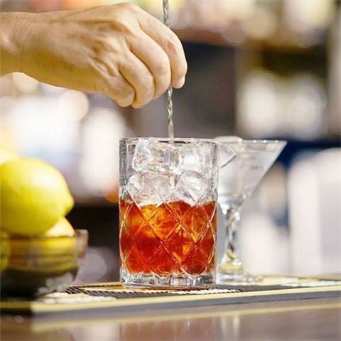 Final Touch - Yarai Mixing Pitcher 400ml with Strainer