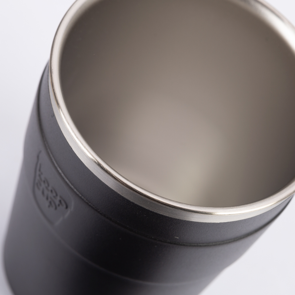 drinking glass with lid and straw
