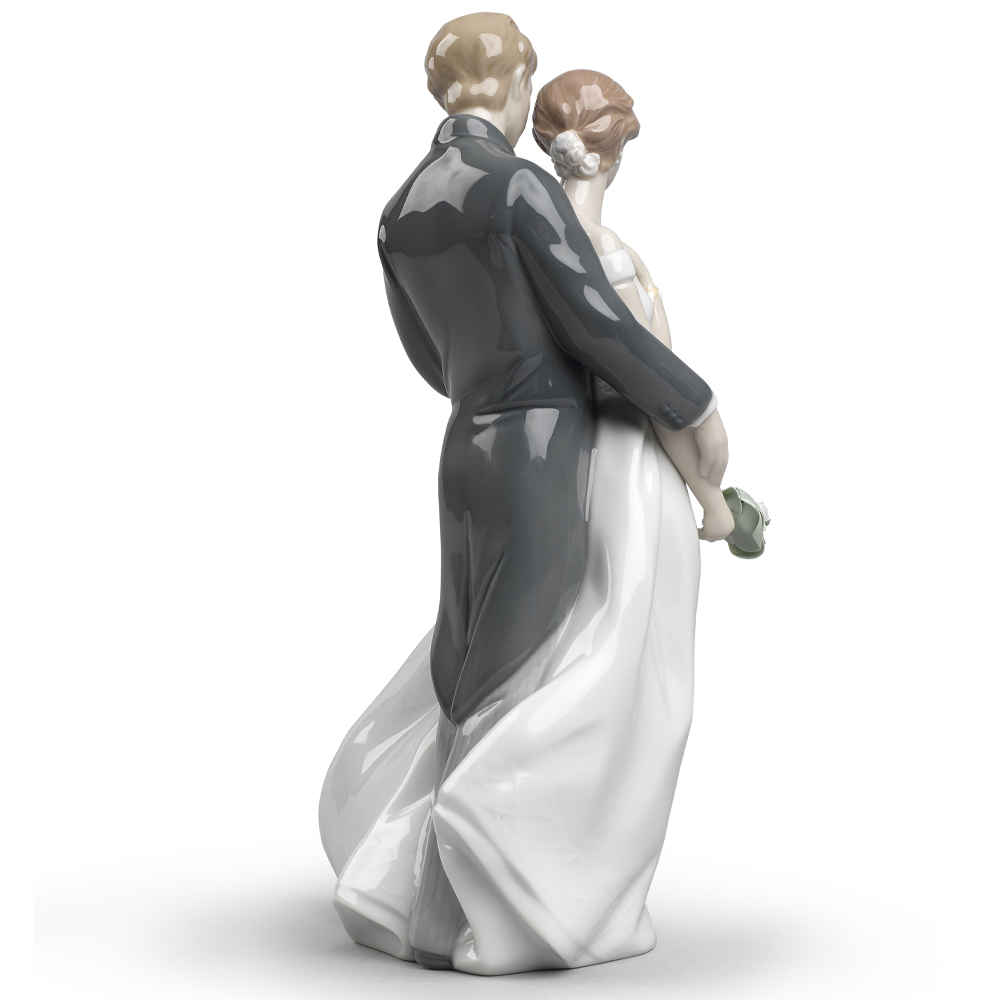 Lladro Everlasting Love Couple Figurine Peter's of Kensington