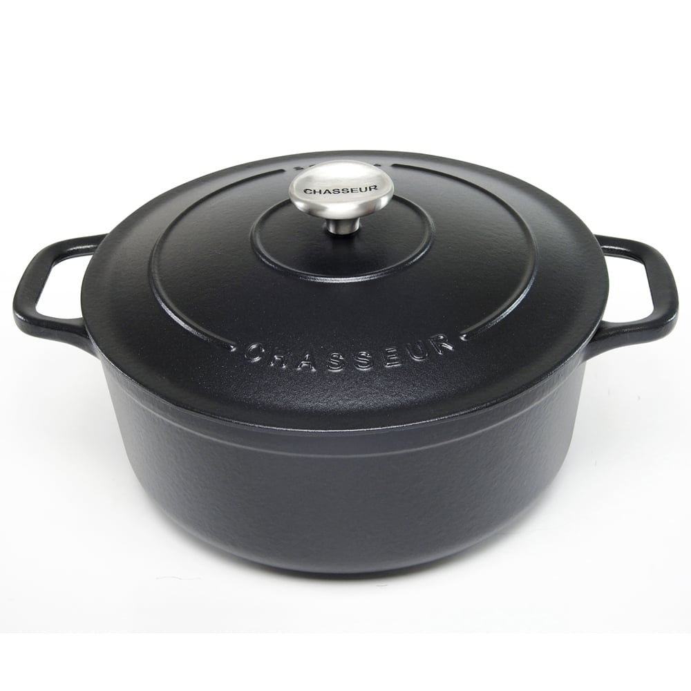 Chasseur - Round French Oven Matte Black 28cm/6L | Peter's of Kensington